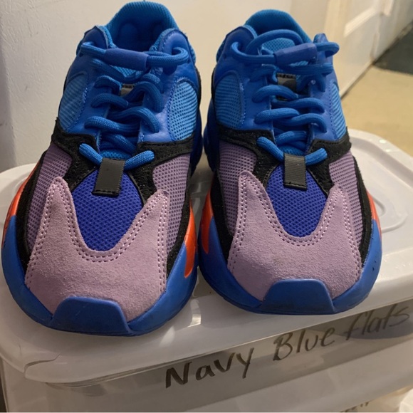 Yezzys size 8w / 5.5 - Picture 3 of 8